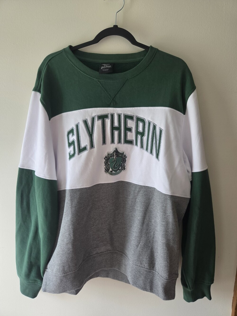 Slytherin Colorblock Crewneck Sweatshirt - Green/White/Gray